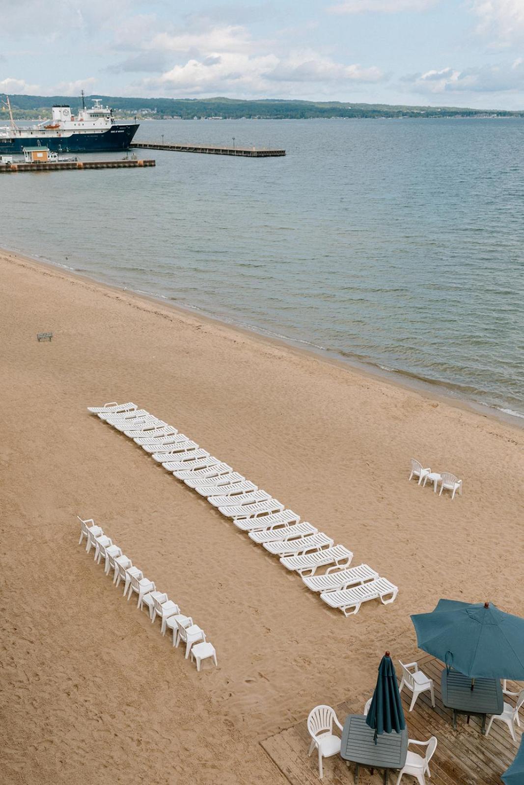 Bayshore Resort ทราเวิร์สซิตี้ ภายนอก รูปภาพ